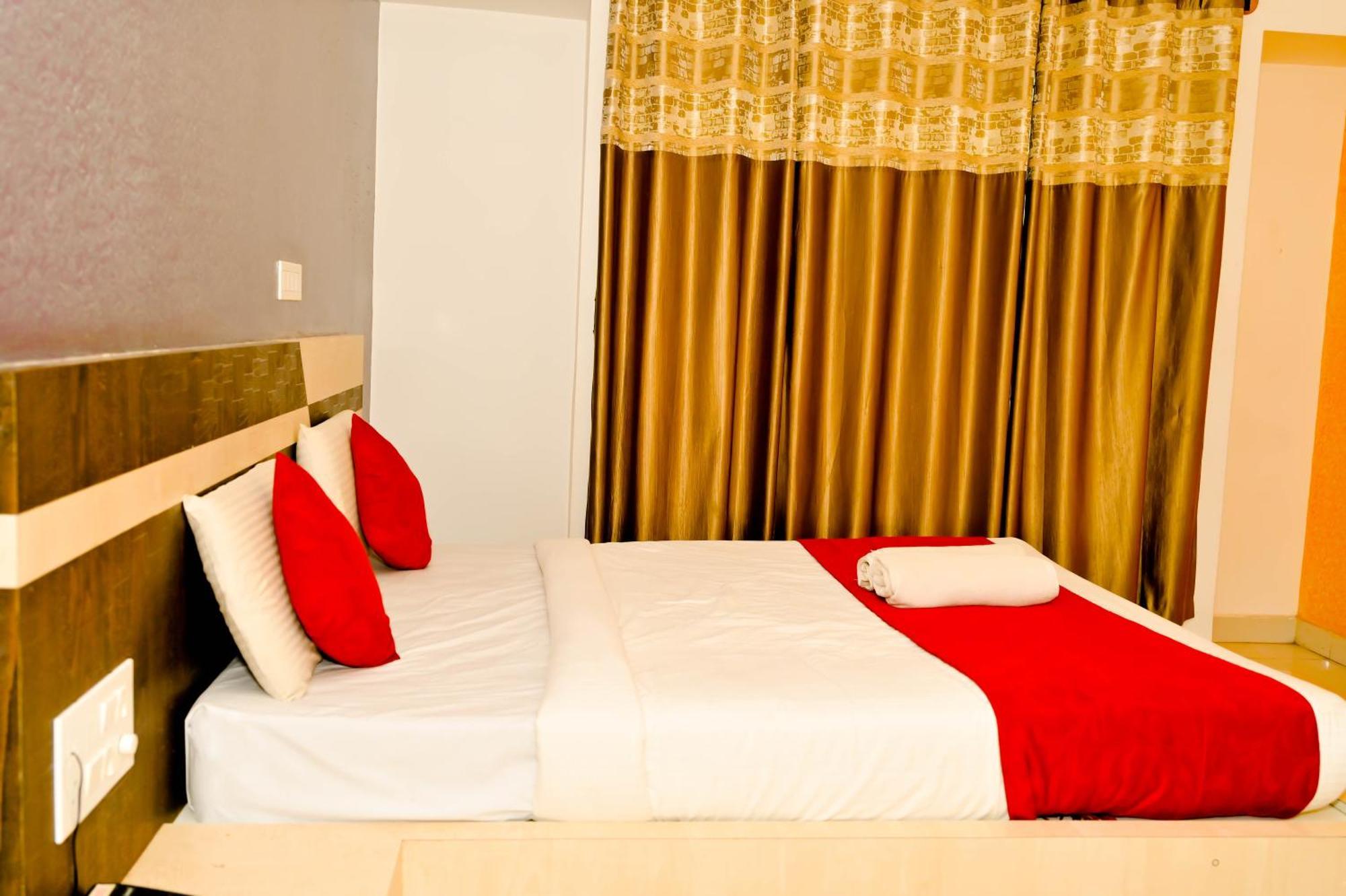 Townhouse Mk Hotel Chikmagalūr Kültér fotó