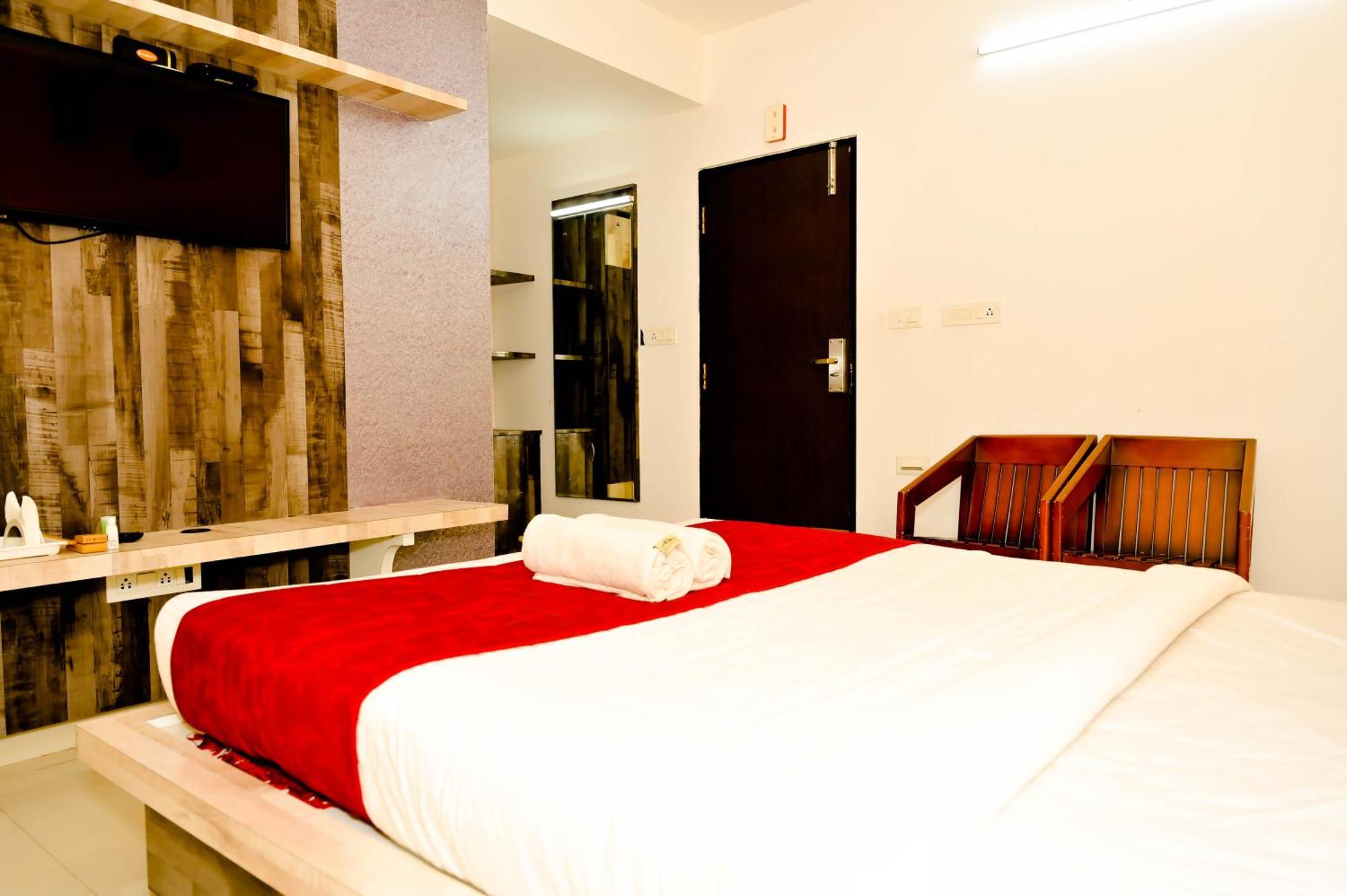 Townhouse Mk Hotel Chikmagalūr Kültér fotó
