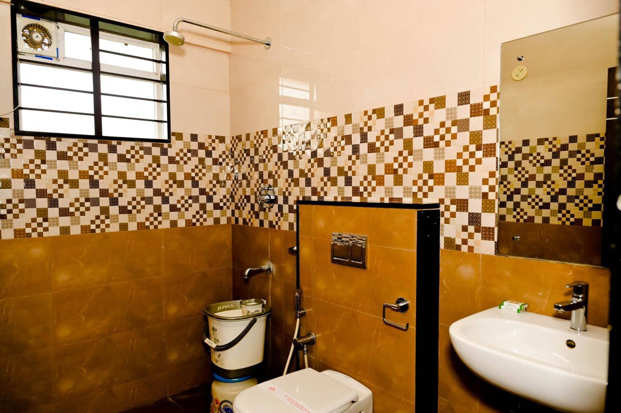 Townhouse Mk Hotel Chikmagalūr Kültér fotó