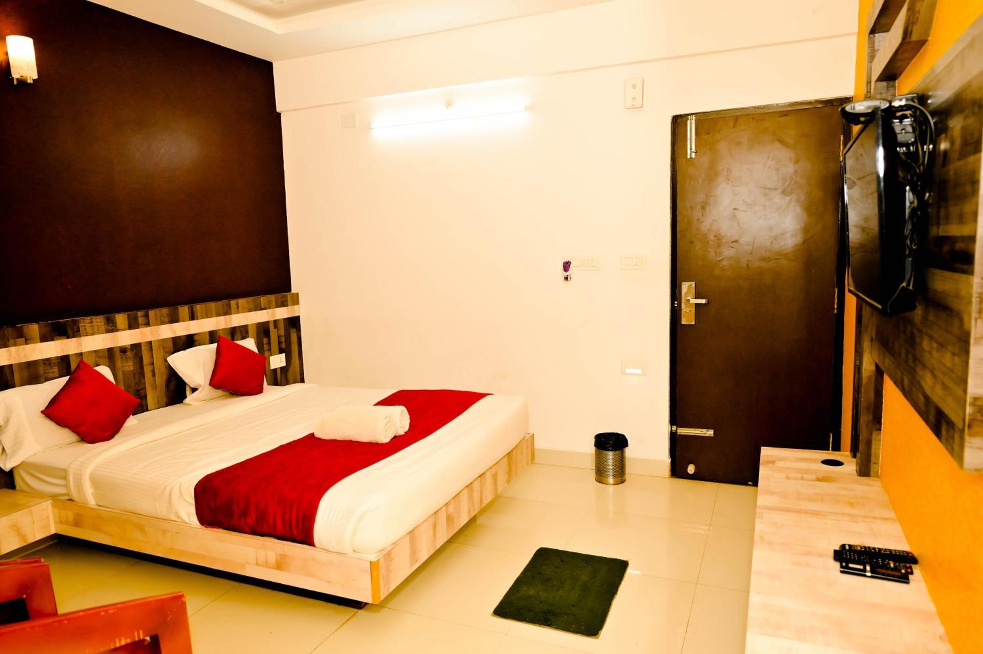 Townhouse Mk Hotel Chikmagalūr Kültér fotó