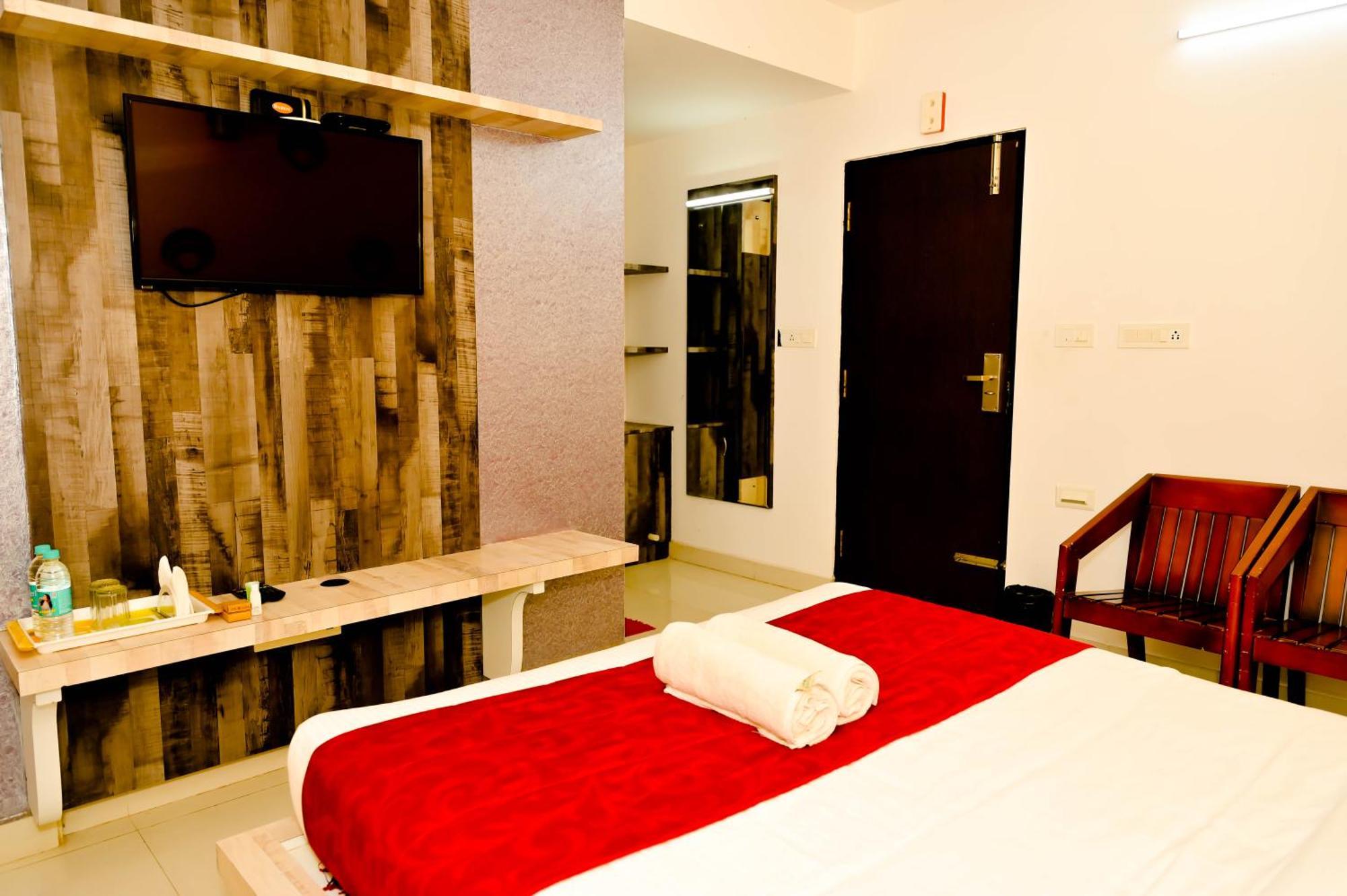 Townhouse Mk Hotel Chikmagalūr Kültér fotó