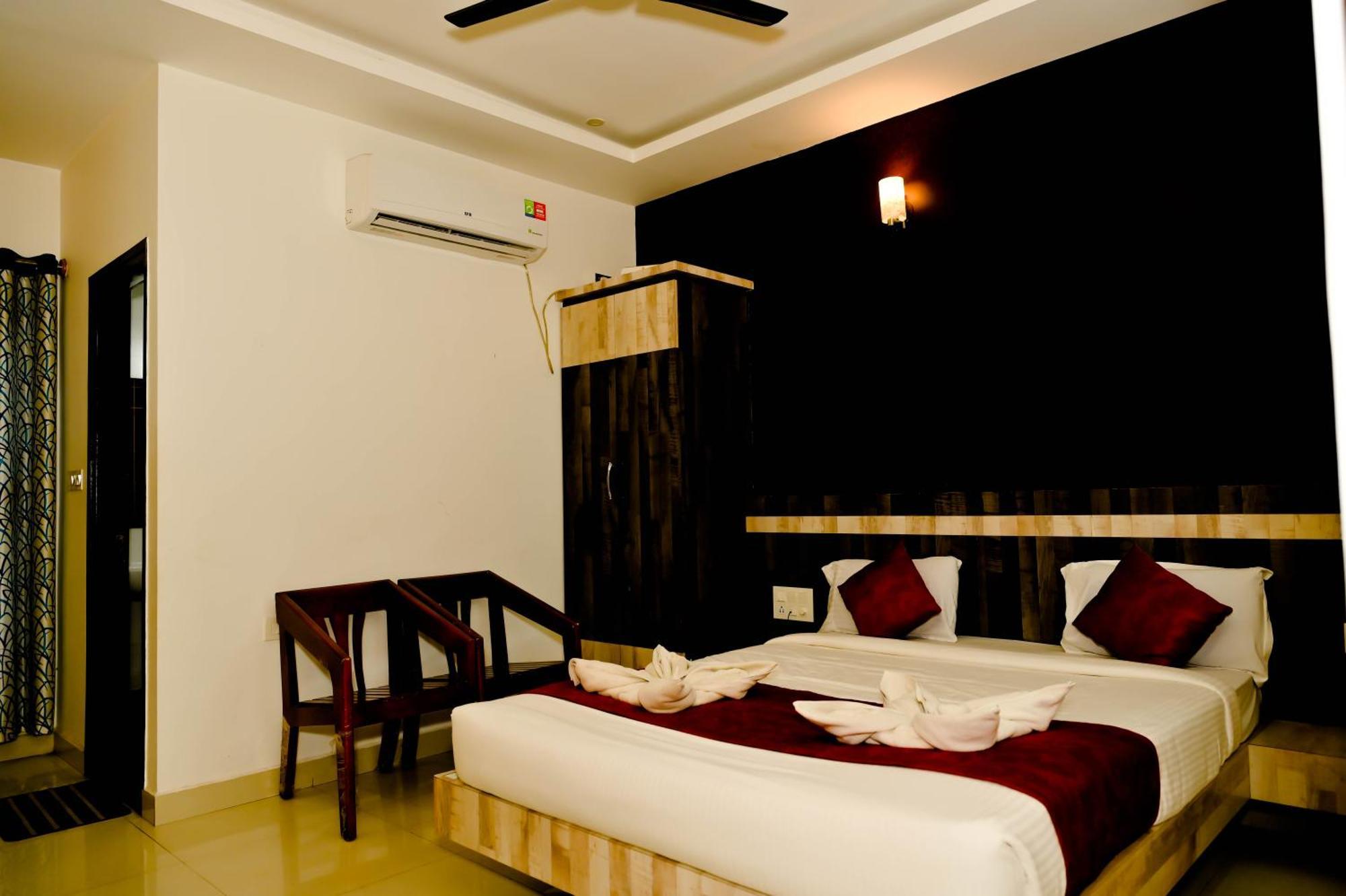 Townhouse Mk Hotel Chikmagalūr Kültér fotó